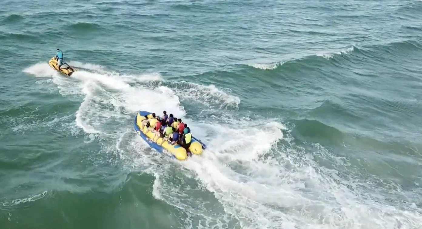 Banana boat e infláveis em Salinópolis