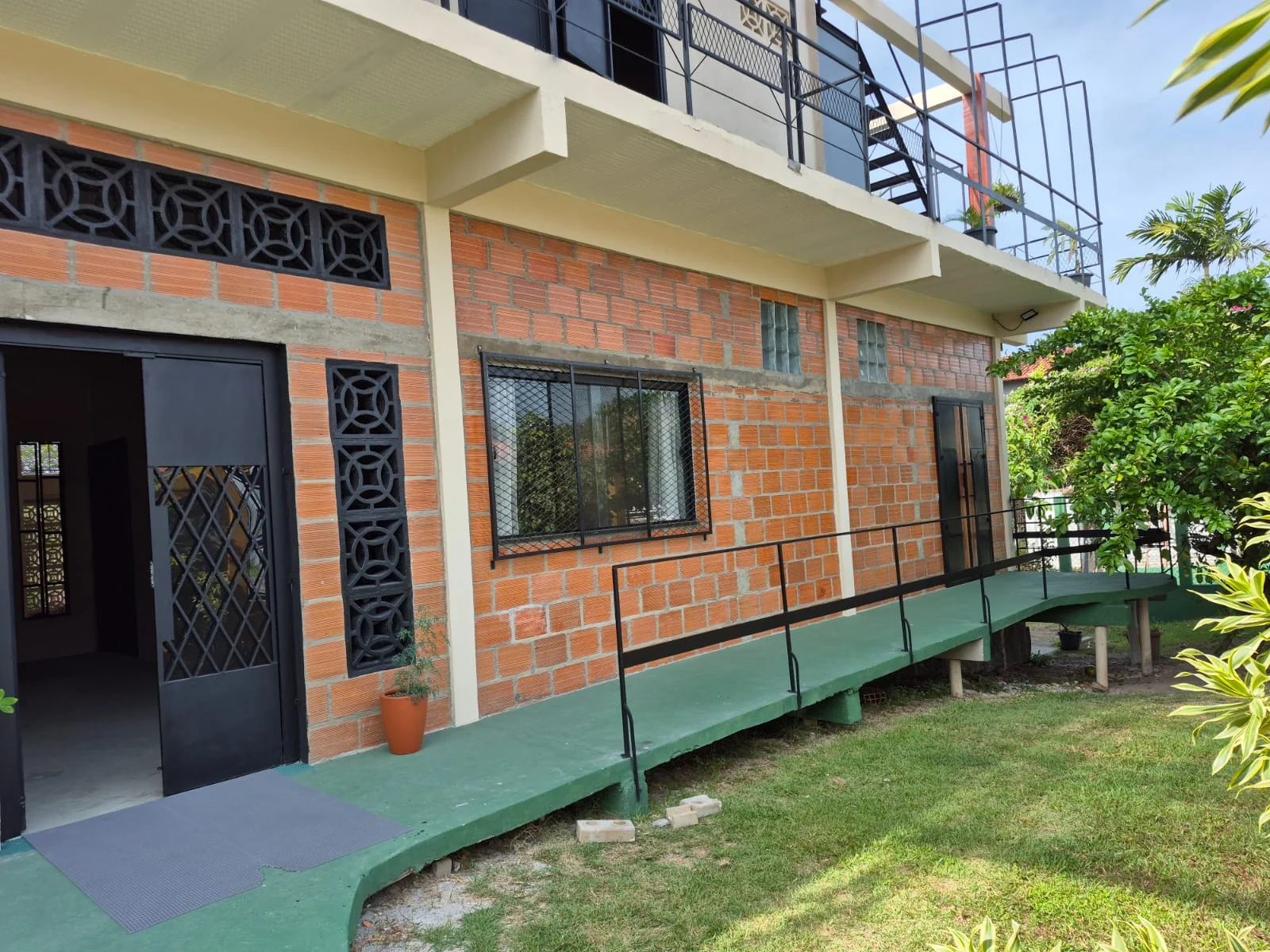 Shared space: Outdoor Area