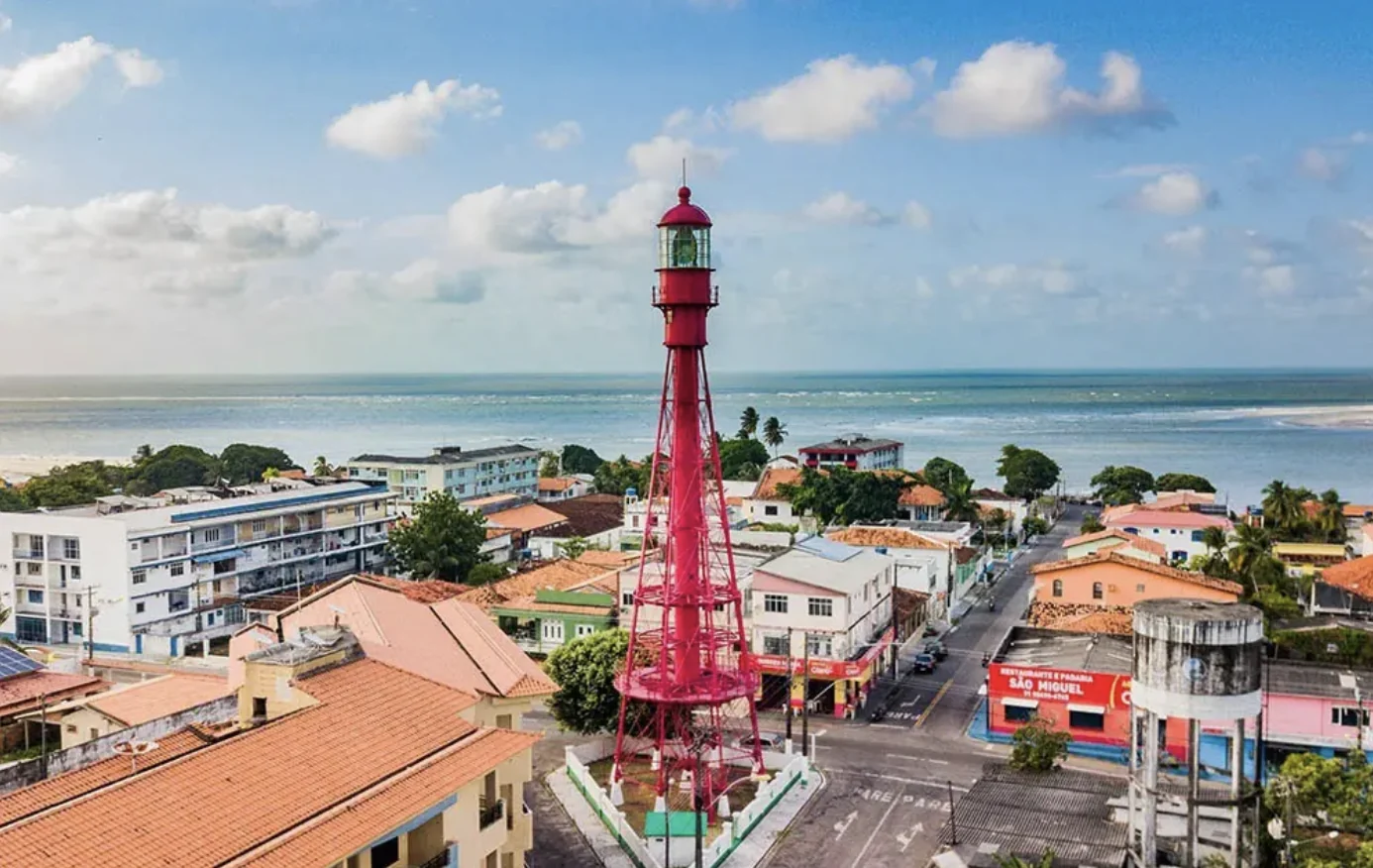Faro rojo de Salinópolis visto desde lo alto
